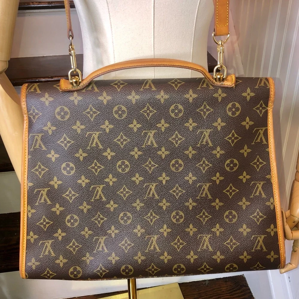 LOUIS VUITTON Beverly GM Monogram Business Laptop Computer Crossbody Bag